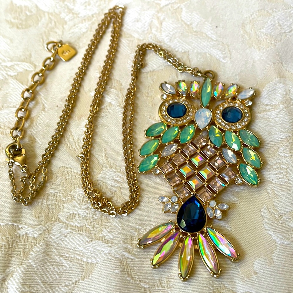 Max gold tone chain necklace multicolor rhinestones 3.5” Owl pendant